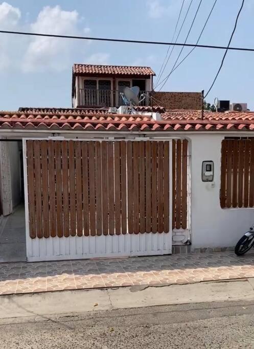 Lujosa Casa, Excelente Sector, Amplia Con Piscina Villa Cúcuta Eksteriør billede